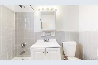 61 White Oak Street #2G, New Rochelle, NY 10801 - Photo 17