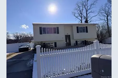 294 40th Street, Copiague, NY 11726 - Photo 1