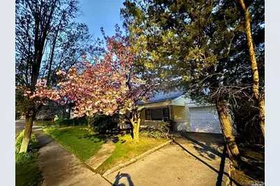 107 A Baker Hill Road, Great Neck, NY 11023 - Photo 25