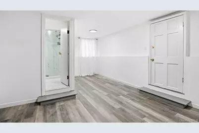 8 Myrtle Avenue, Brentwood, NY 11717 - Photo 11