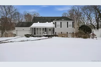 8 Myrtle Avenue, Brentwood, NY 11717 - Photo 1