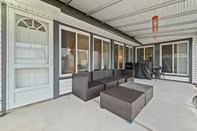 16 Starlight Lane, Levittown, NY 11756 - Photo 7