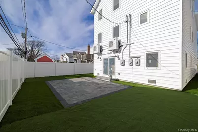 550 E Harrison Street, Long Beach, NY 11561 - Photo 21