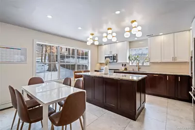 34 Wooleys Lane, Great Neck, NY 11023 - Photo 3