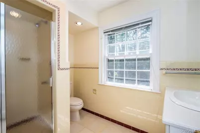 25 Jerome Avenue, New Rochelle, NY 10804 - Photo 11