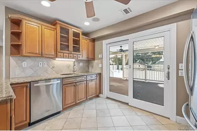 234 S Pershing Avenue, Bethpage, NY 11714 - Photo 9