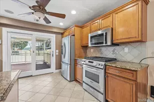 234 S Pershing Ave, Bethpage, NY 11714 - Photo 11