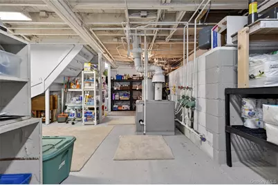 148 Malts Avenue, West Islip, NY 11795 - Photo 23