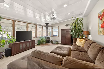 148 Malts Avenue, West Islip, NY 11795 - Photo 11