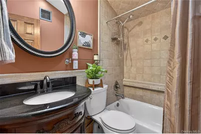 148 Malts Avenue, West Islip, NY 11795 - Photo 17