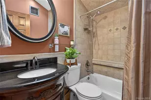 148 Malts Ave, West Islip, NY 11795 - Photo 17