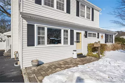 148 Malts Avenue, West Islip, NY 11795 - Photo 31