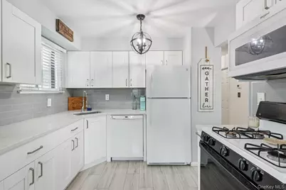 409 Country Club Lane, Pomona, NY 10970 - Photo 9