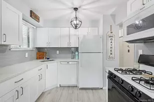 409 Country Club Ln, Pomona, NY 10970 - Photo 9