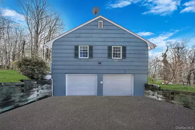 109 Quaker Path, Stony Brook, NY 11790 - Photo 5