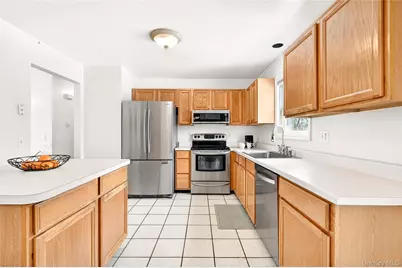 850 N Hillside Road, Wappingers Falls, NY 12590 - Photo 9