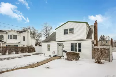 8 Carmans Court, Farmingdale, NY 11735 - Photo 1