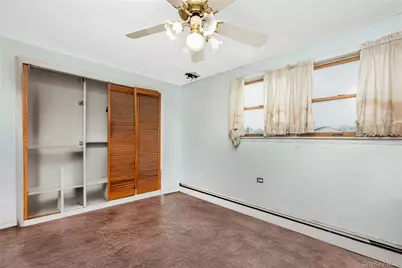 8 Carmans Court, Farmingdale, NY 11735 - Photo 15