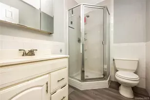 8 Carman's Ct, Farmingdale, NY 11735 - Photo 13