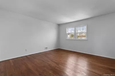 28 Elissa Lane #TOP, Yonkers, NY 10710 - Photo 17