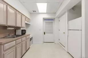 174 Lawrence Ave, Eastchester, NY 10709 - Photo 23