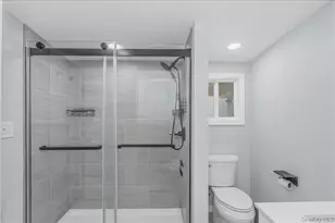 30 Echo Ln, Levittown, NY 11756 - Photo 17