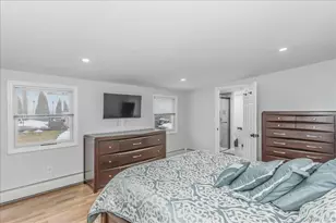 30 Echo Ln, Levittown, NY 11756 - Photo 15