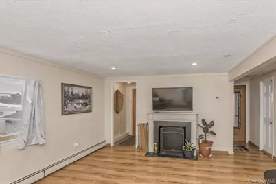 30 Echo Lane, Levittown, NY 11756 - Photo 25