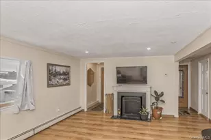 30 Echo Ln, Levittown, NY 11756 - Photo 25