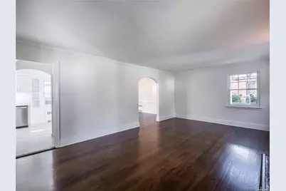 109 Chase Road, Manhasset, NY 11030 - Photo 11