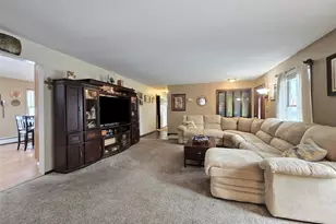 25 Spruceton St, Selden, NY 11784 - Photo 3