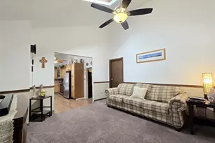 25 Spruceton St, Selden, NY 11784 - Photo 11