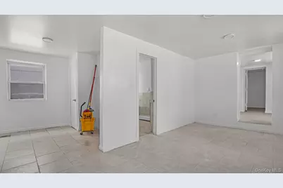 3412 Hunter Avenue, Bronx, NY 10475 - Photo 15