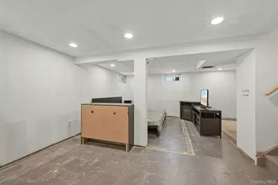 94 Locust Place, East Northport, NY 11731 - Photo 19