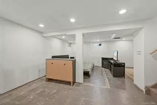 94 Locust Pl, East Northport, NY 11731 - Photo 19