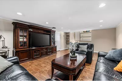 32 Middle Lane, Jericho, NY 11753 - Photo 21