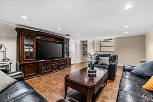 32 Middle Ln, Jericho, NY 11753 - Photo 21