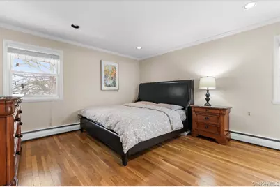 32 Middle Lane, Jericho, NY 11753 - Photo 13