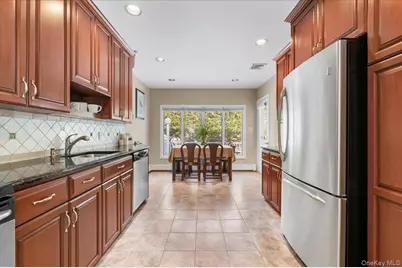 32 Middle Lane, Jericho, NY 11753 - Photo 7