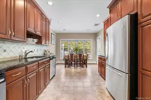 32 Middle Ln, Jericho, NY 11753 - Photo 7