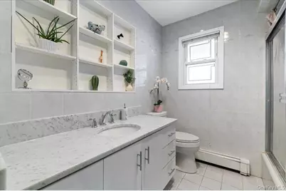 32 Middle Lane, Jericho, NY 11753 - Photo 17