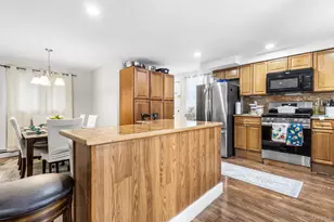 19 Midland Blvd, Ronkonkoma, NY 11779 - Photo 17