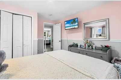 19 Midland Boulevard, Ronkonkoma, NY 11779 - Photo 21