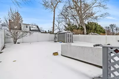 19 Midland Boulevard, Ronkonkoma, NY 11779 - Photo 27