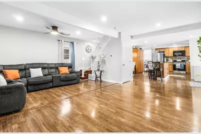 19 Midland Boulevard, Ronkonkoma, NY 11779 - Photo 5