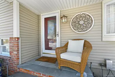 2 Montana Place, Huntington Station, NY 11746 - Photo 3