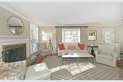 2 Montana Place, Huntington Station, NY 11746 - Photo 7