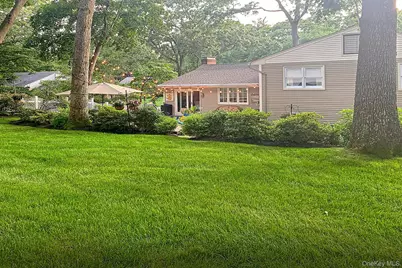 2 Montana Place, Huntington Station, NY 11746 - Photo 35