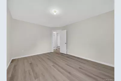 17 Maple Avenue W, Suffern, NY 10901 - Photo 9