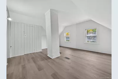 17 Maple Avenue W, Suffern, NY 10901 - Photo 17